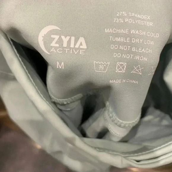 Zyia Mint Light-N-Tight Pocket Leggings Cropped - Picture 4 of 6